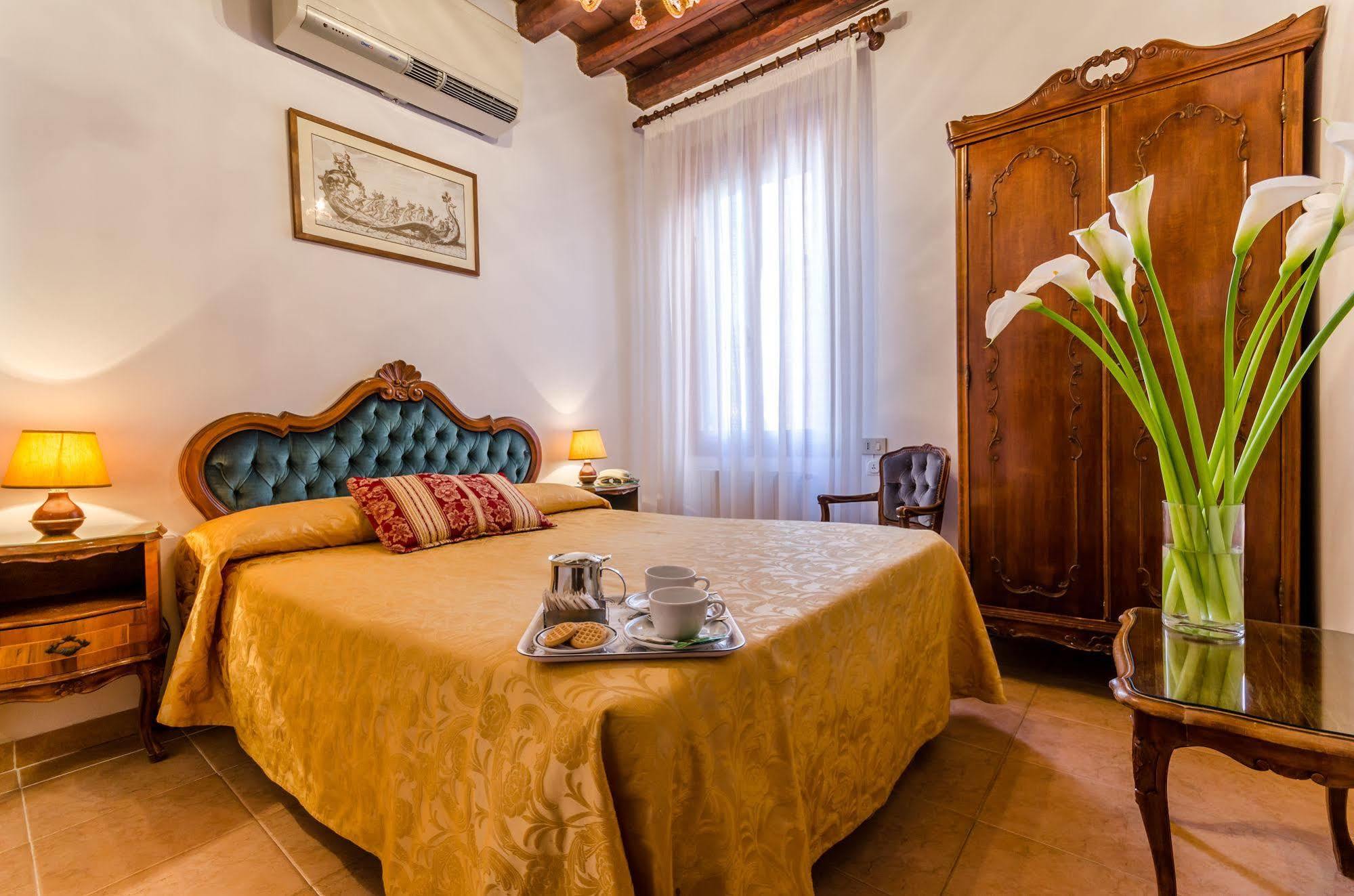 Ariel Silva Hotel Venezia