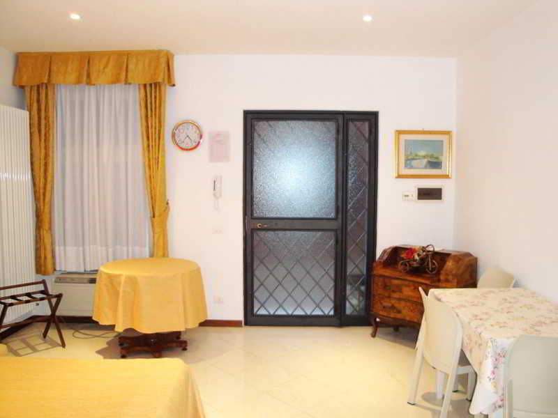 Ariel Silva Hotel Venecia